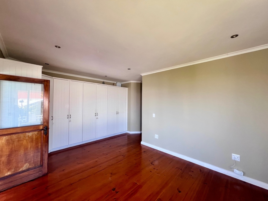 4 Bedroom Property for Sale in Herolds Bay Western Cape